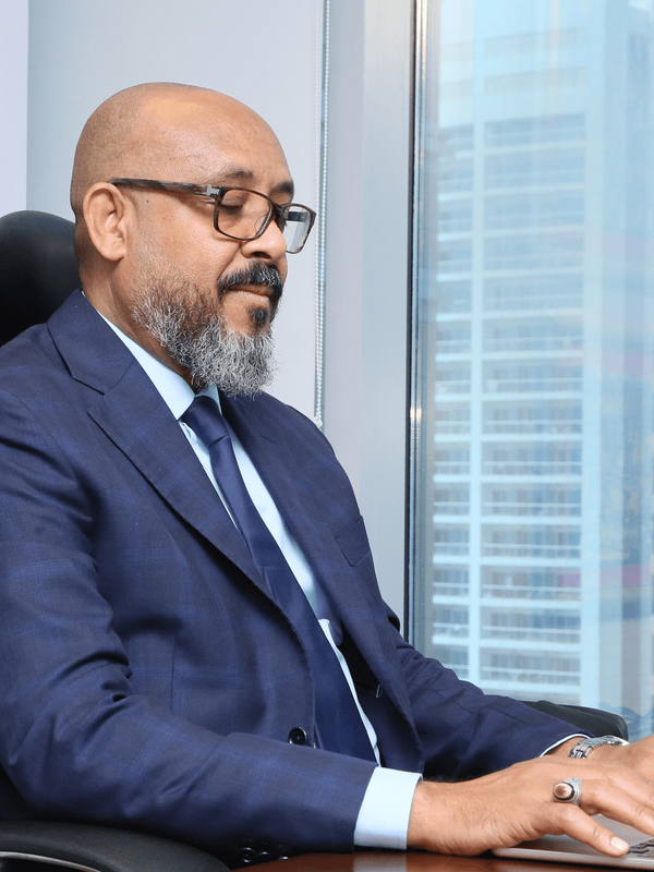 Mutaz Mukhtar — Legal, Governance & Corporate Structuring